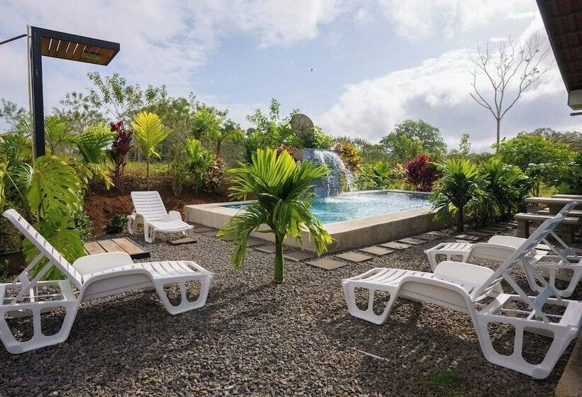 فندق Root Wellness Arenal