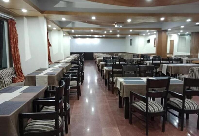 هتل Royal Grand By Skua World