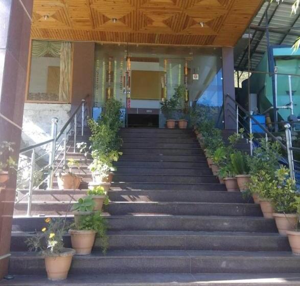 هتل Royal Grand By Skua World