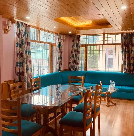 호텔 Shobha Pine Grove