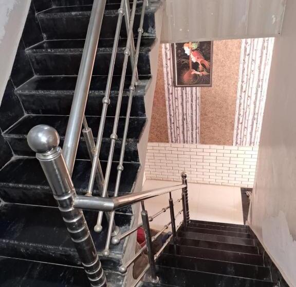 Отель Shree Ram Krishna Dham