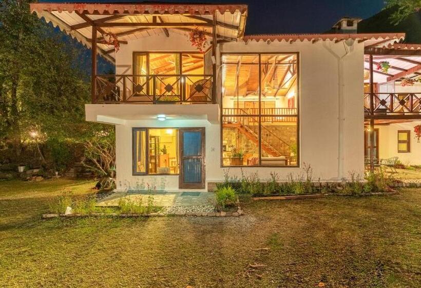 בית מלון כפרי Sojourn With Nyoli 3bhk Villa