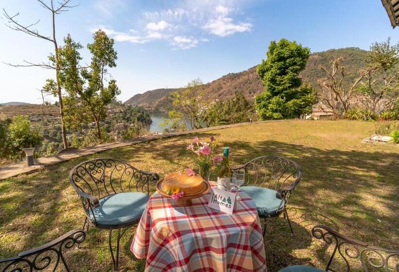 בית מלון כפרי Sojourn With Nyoli 3bhk Villa