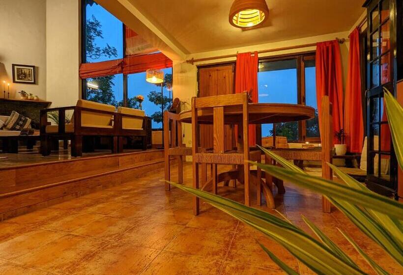 בית מלון כפרי Sojourn With Nyoli 3bhk Villa