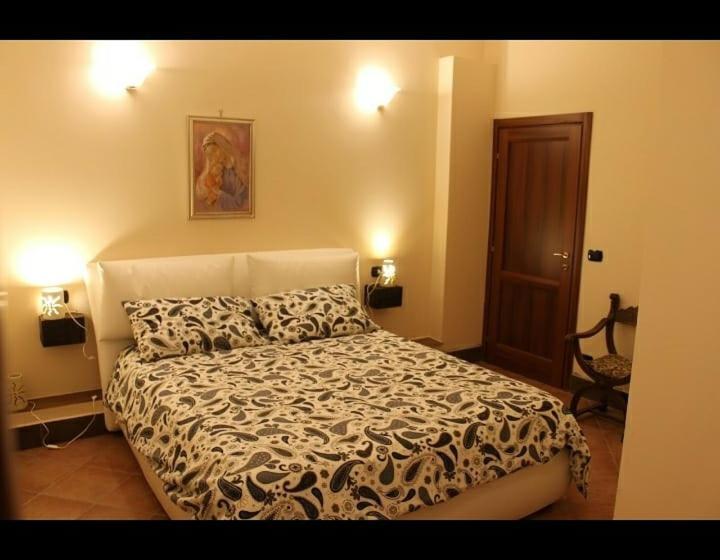 בית מלון כפרי Tenuta Frontini