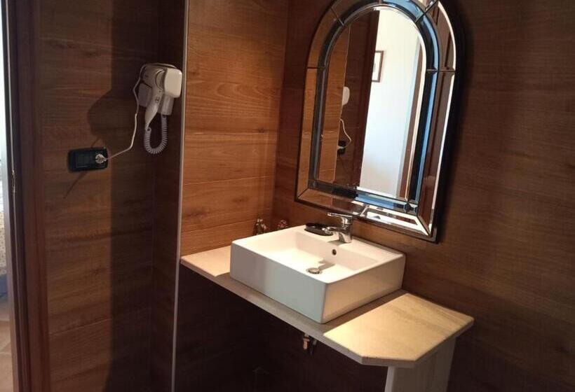 בית מלון כפרי Tenuta Frontini