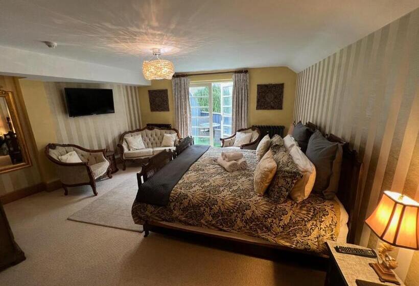 בית מלון כפרי The Bridge House Restaurant And