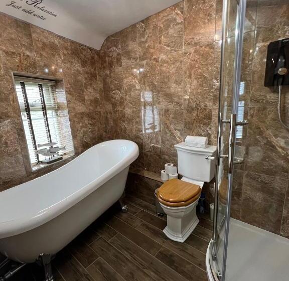 Отель The Bridge House Restaurant And