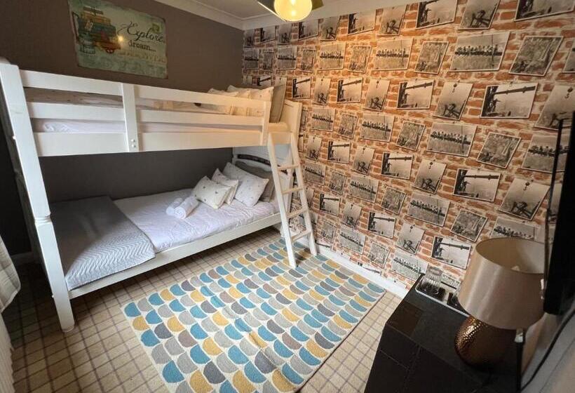 בית מלון כפרי The Bridge House Restaurant And