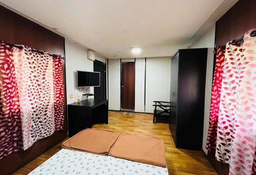 בית מלון כפרי The River Edge Resort