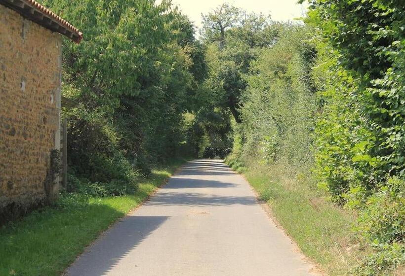 ホテル Cha16 Nanteuil En Vallee Touchbaudrand