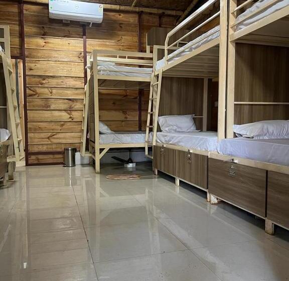 Jeet Hostel & Rooms
