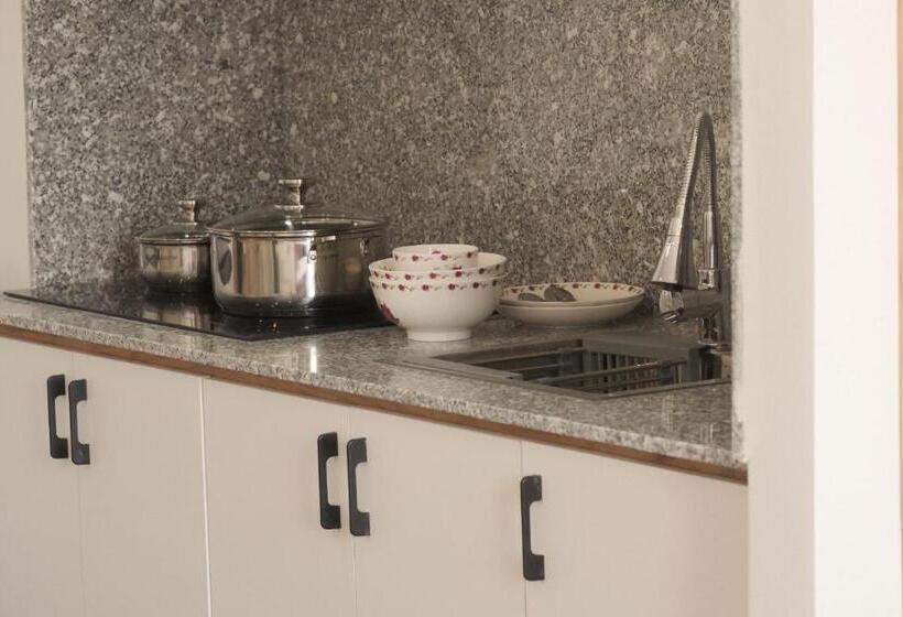 Kōzē Mini Apartment