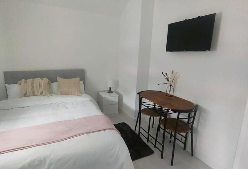 モーテル Modern Bromley House In London Br5