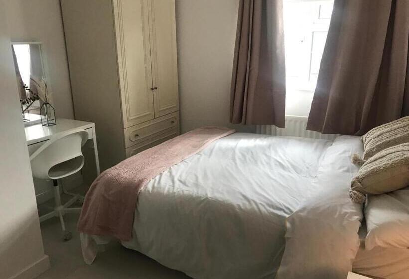 モーテル Modern Bromley House In London Br5