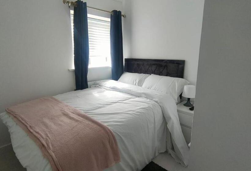 モーテル Modern Bromley House In London Br5