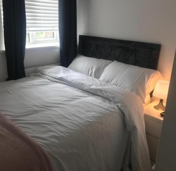 Мотель Modern Bromley House In London Br5