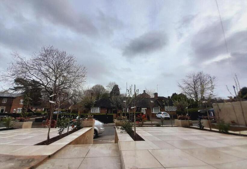 Мотель Modern Bromley House In London Br5