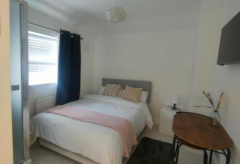 モーテル Modern Bromley House In London Br5