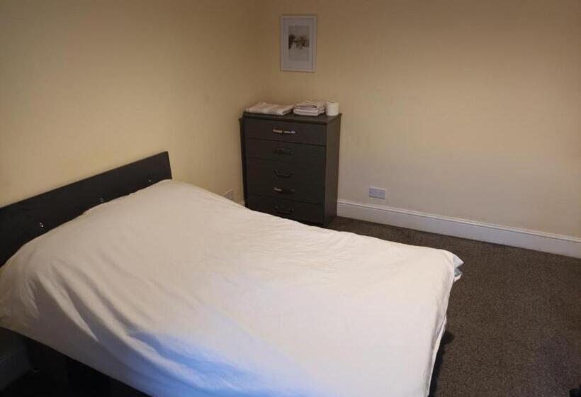 Пансион 29 Ansell Road Sw17