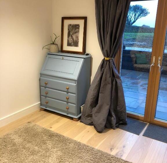 Пансион Apple Tree Barn   Converted Barn With Meadow Views