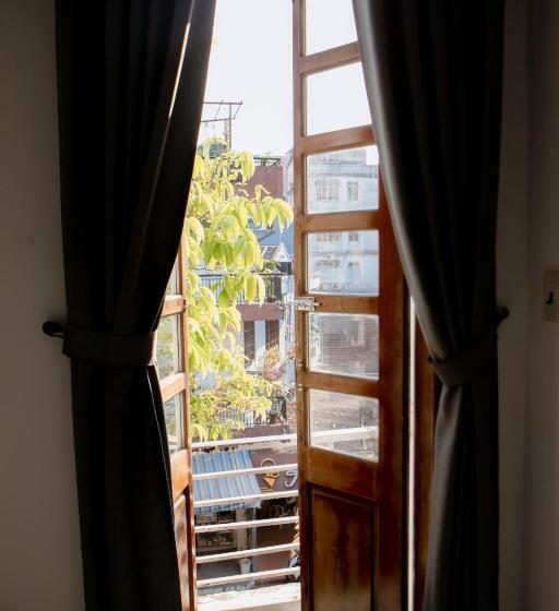 پانسیون Golden Guesthouse