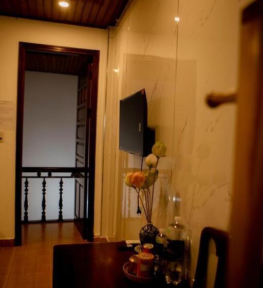 پانسیون Golden Guesthouse