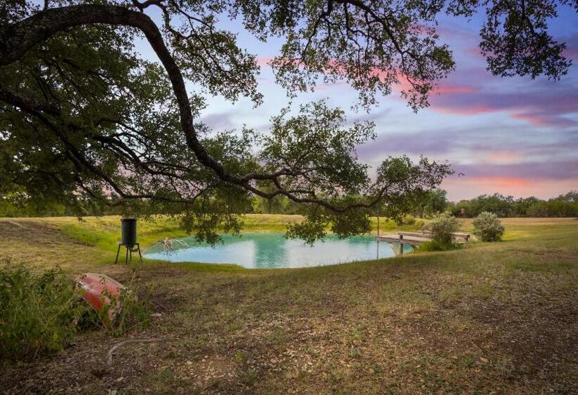 بنسيون Hill Country Mirage