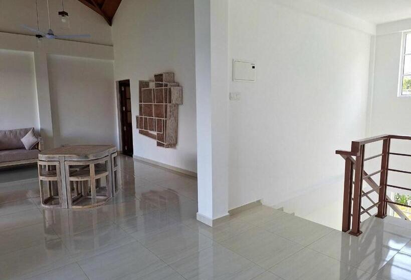 פנסיון Ouna Bungalow
