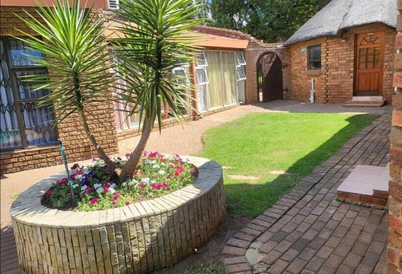 Pension (Hôtel basse catégorie) P&d Guest House & Massage Parlour