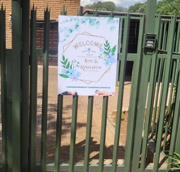 Pension (Hôtel basse catégorie) P&d Guest House & Massage Parlour