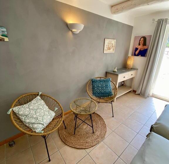 ペンション Pierres Blanches