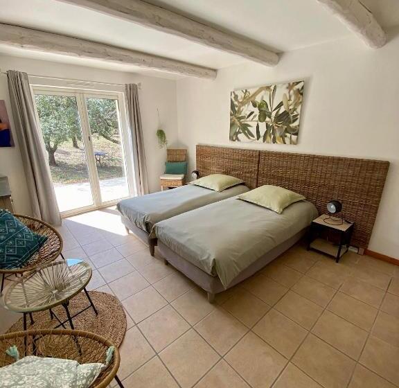 ペンション Pierres Blanches