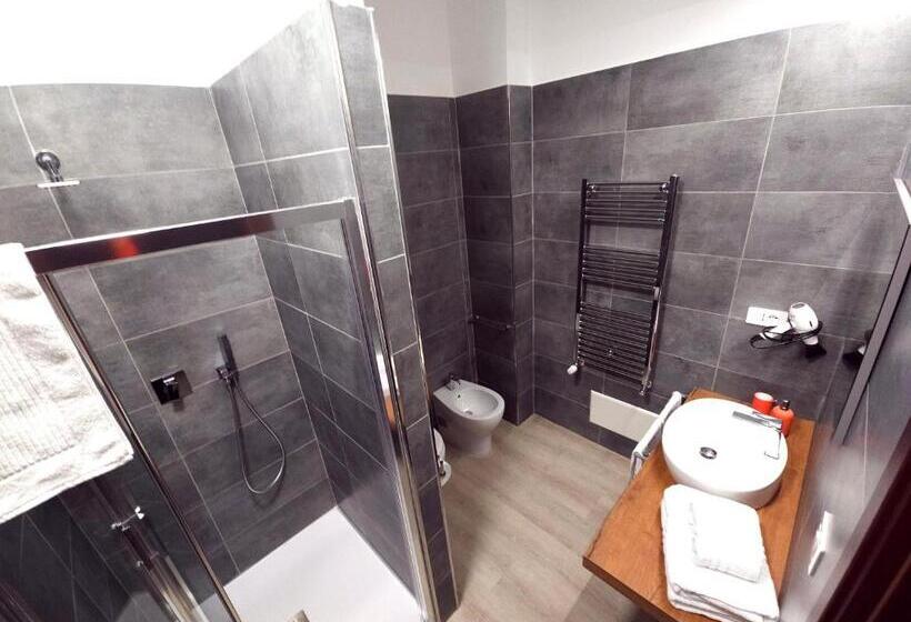 پانسیون Piol Guest House