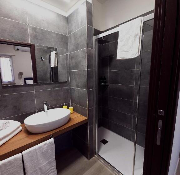 پانسیون Piol Guest House