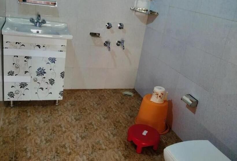 膳宿费 Pyare Café And Cottage Tents