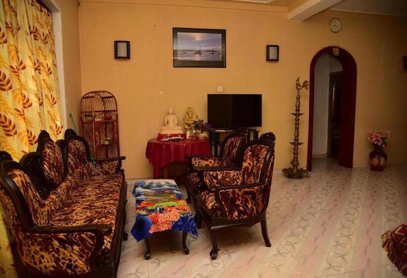 Пансион Rusara Villa