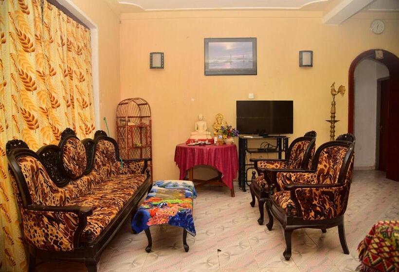 Пансион Rusara Villa