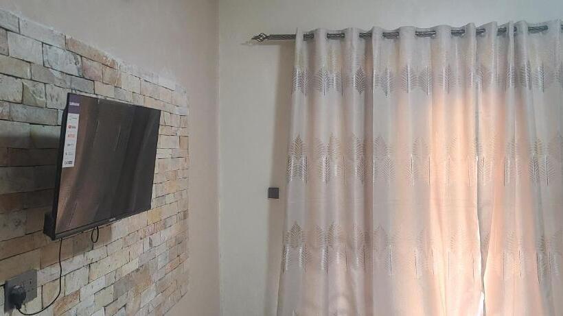 پانسیون Solace Guest House