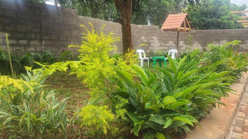 پانسیون Solace Guest House