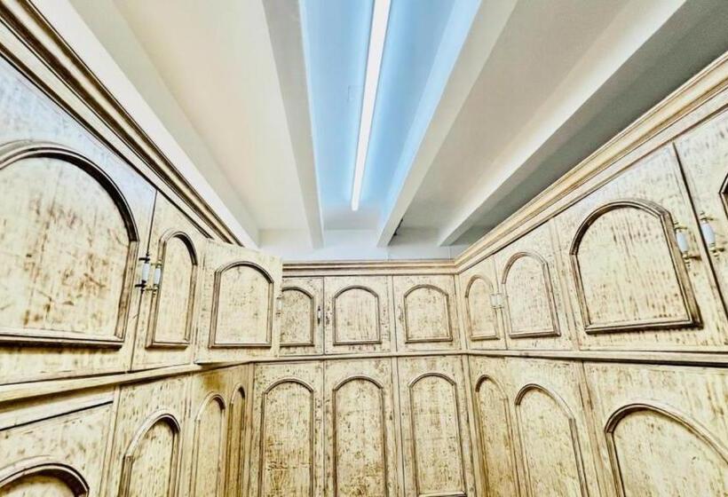 بنسيون Taj Mahal Hostal And Restaurant