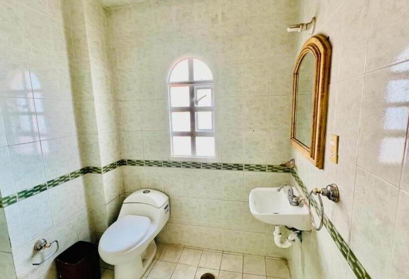 膳宿费 Taj Mahal Hostal And Restaurant