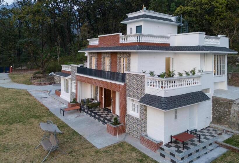 بنسيون The Chirpy Bungalow By Luho Leisure