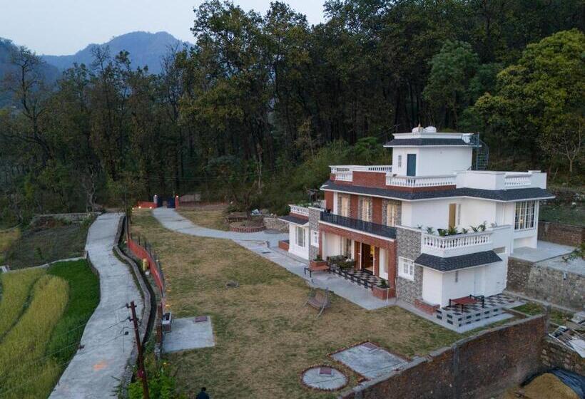 פנסיון The Chirpy Bungalow By Luho Leisure