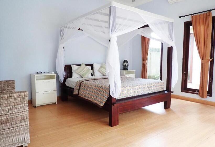 بنسيون Widi Agung Villa   Private Room