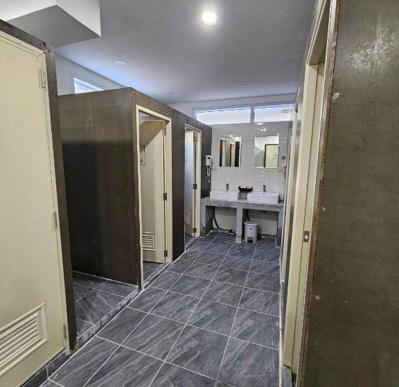 Tiger House Hostel Koh Tao