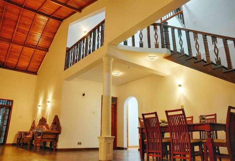 Udawalawe Elegant Hostel
