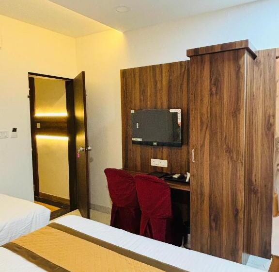 Airport Hotel Relax Inn