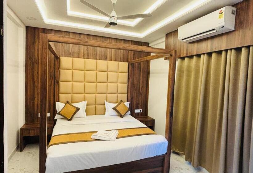 Airport Hotel Relax Inn