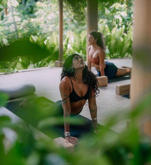 호스텔 Senses Yoga Retreat